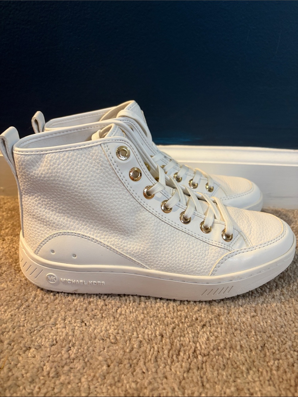 Michael Kors Shea White Leather High Top Sneakers Gold Hardware Size 6 - Picture 4 of 7